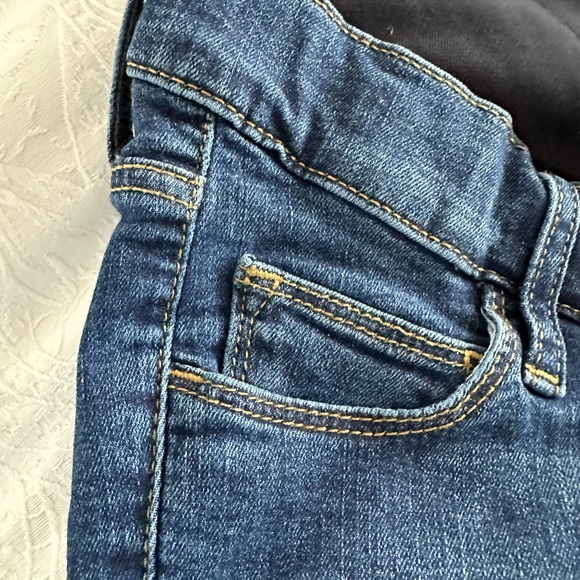 💕HOST PICK💕 Gap Over the Bump Maternity Jeans - size 27 (short) - Picture 5 of 11